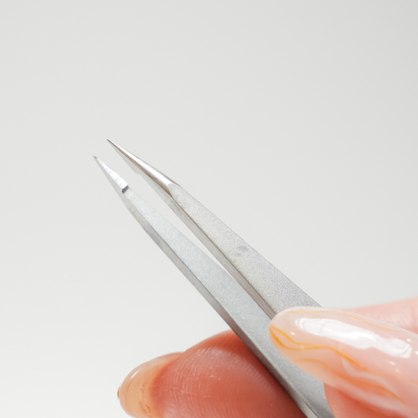 Pinzas puntiagudas para cejas, de acero inoxidable de súper alta calidad.